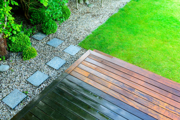 Best Sidewalk and Walkway Cleaning  in Country Clu, FL